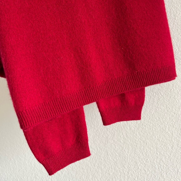 Red cashmere sweater - Picture 9 of 10